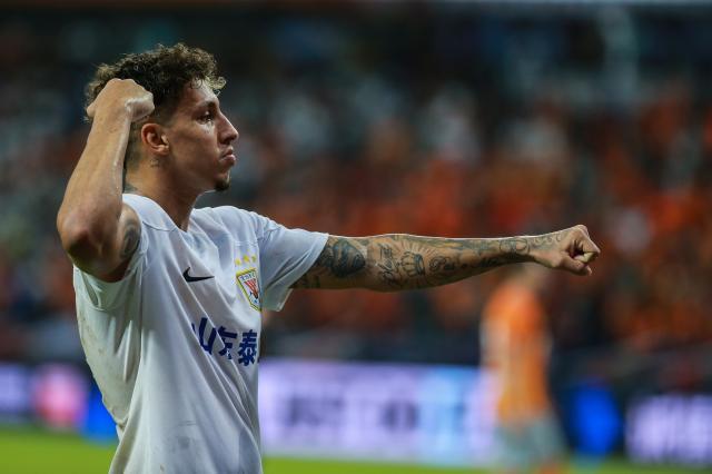 kaiyun-【中超】克雷桑破门陈蒲造乌龙 泰山客3比0十人亚泰