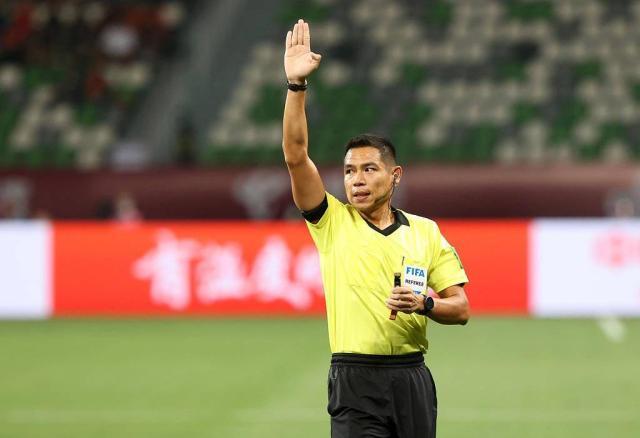 开云娱乐-这到底是谁的主场？主裁多次漏判埋下国足失球伏笔